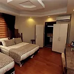 Vera ホテル 3*