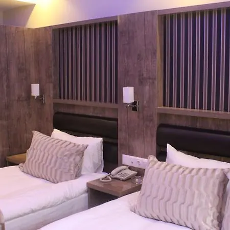 Vera Hotel 3*