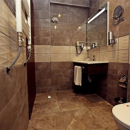 Vera Hotel 3*